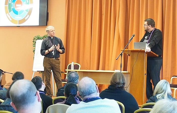 The Dean and the Bishop of Chester in discussion